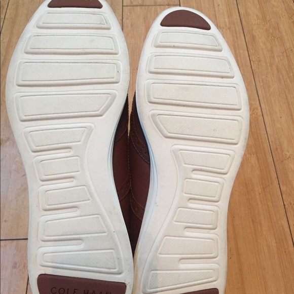 Cole Haan: Original Grand Wingtip Oxford W8 - Picture 4 of 5